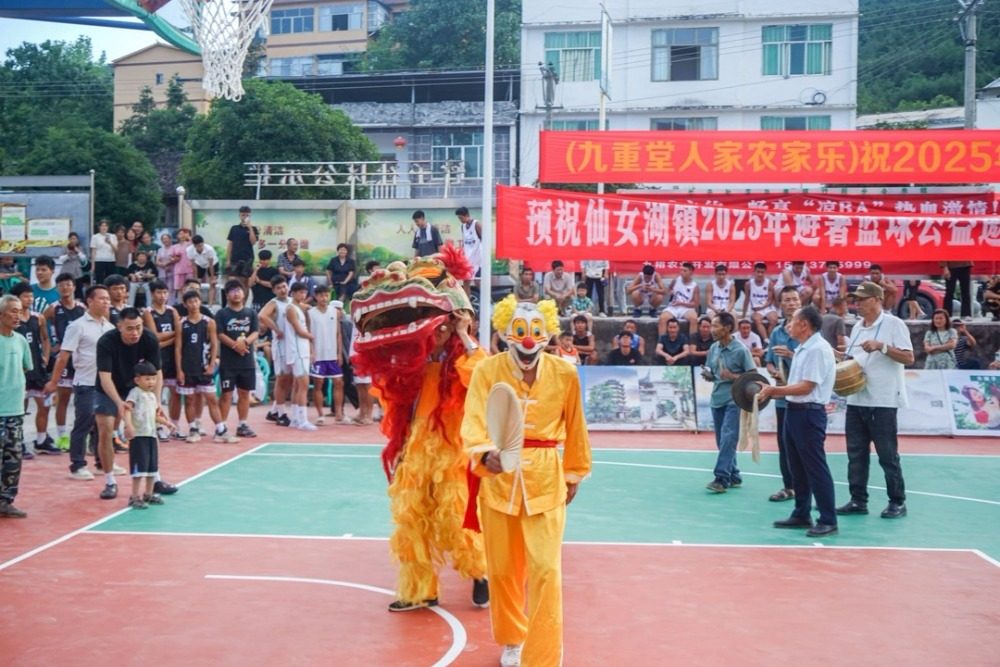 多清凉, 星空下看球 多清凉, 星空下看球