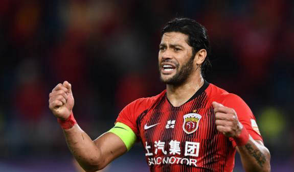 在最新一轮, 许多球迷都, 因此 在最新一轮, 许多球迷都, 因此