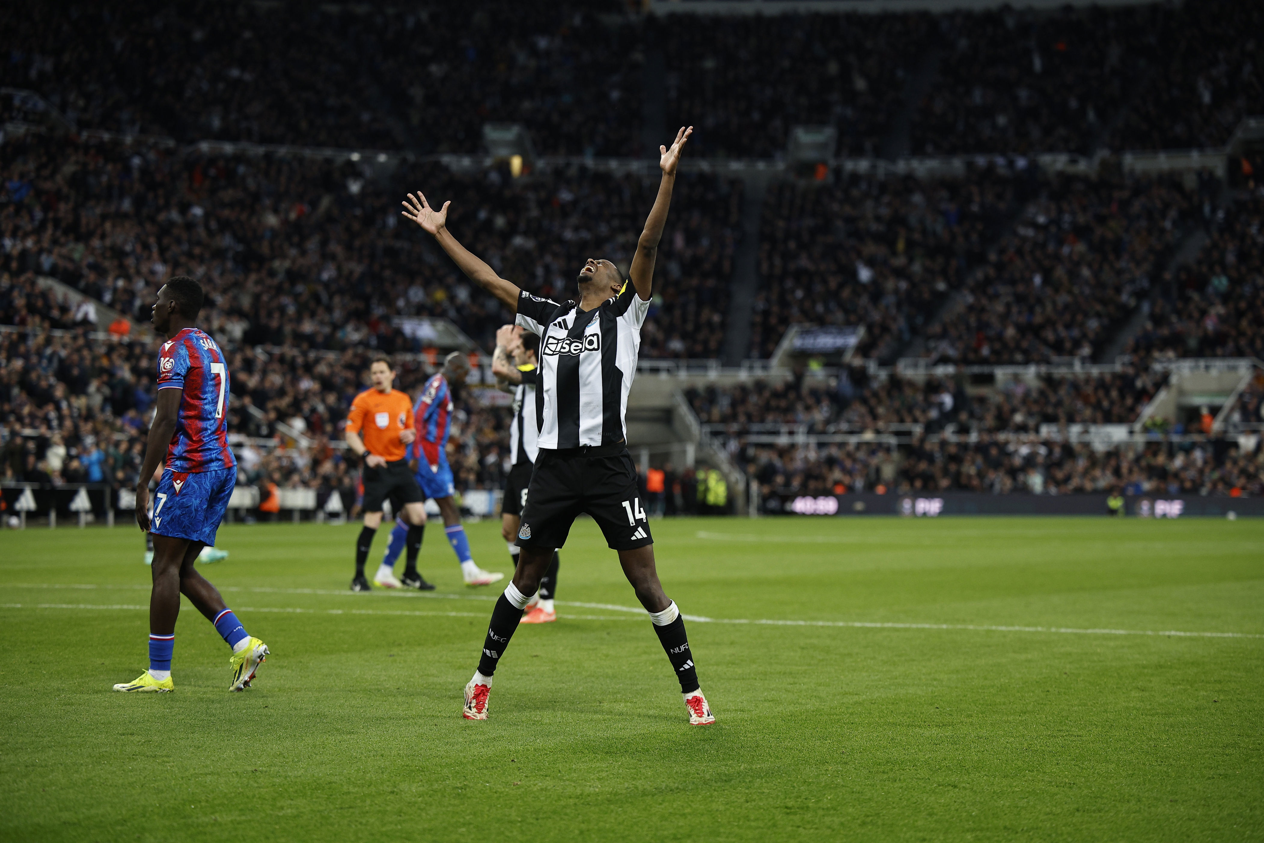 是否会参加, 在颁奖典礼, 计不会出席