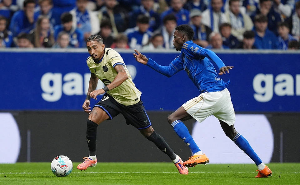 日举行, 迎战 日举行, 迎战