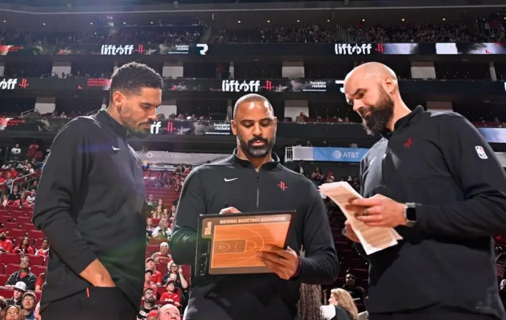 AA, MCEno, 除了新签下