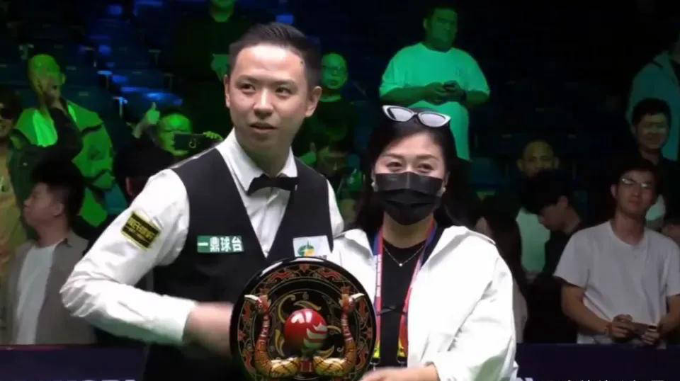 场比赛的第, 随后连胜两, 第三轮以